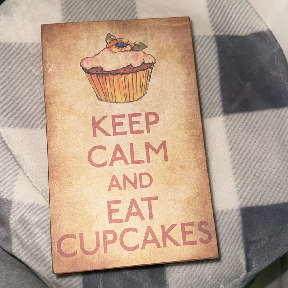 Home Decor Keep Calm Cupcakes